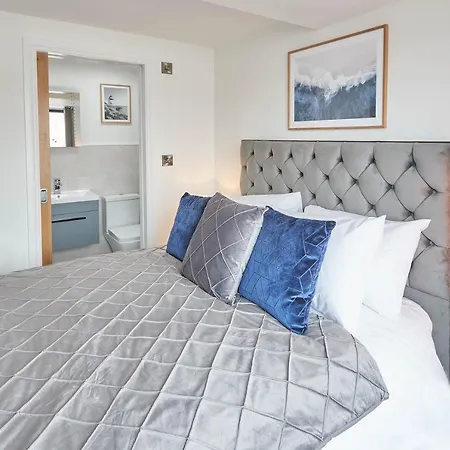 בית נופש Host & - Coastal Townhouse *